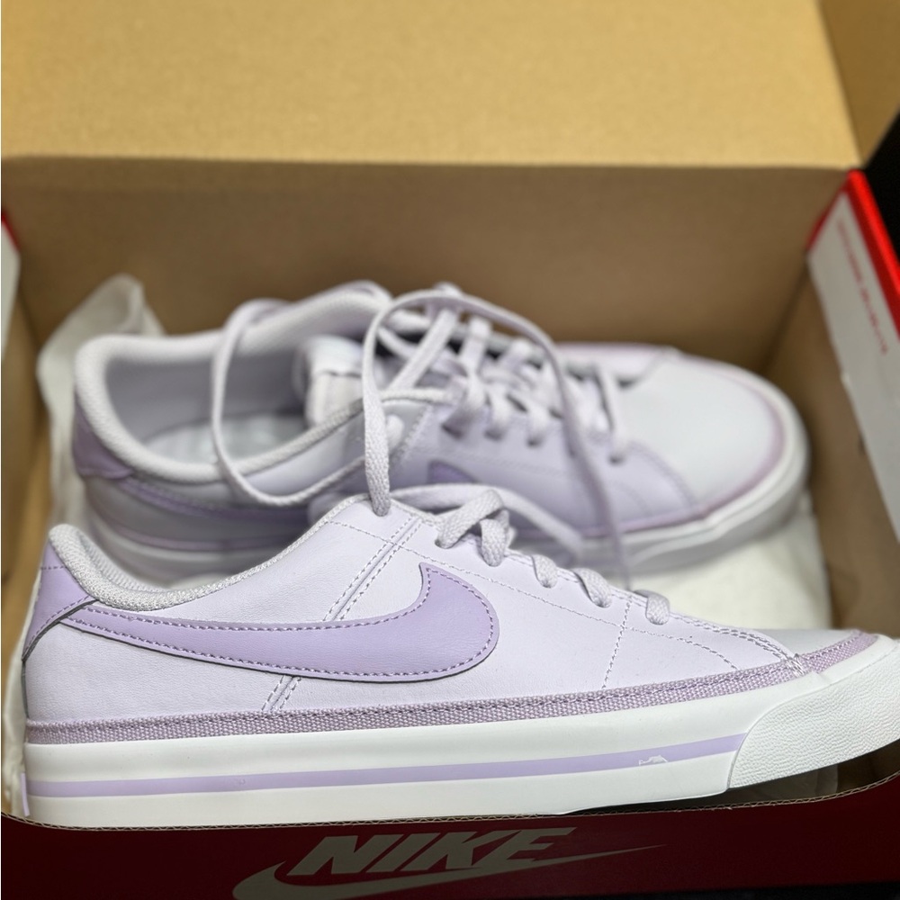 Barely Grape/Lilac Bloom Women’s Size 7.5/Kid’s Size 6Y Nike Court Legacy